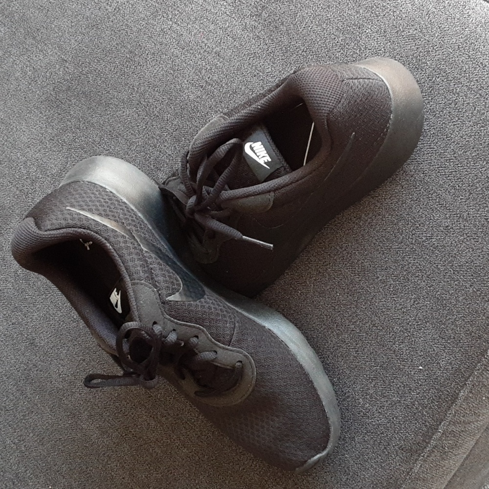 Nike Tanjun - wos.  size 8.5